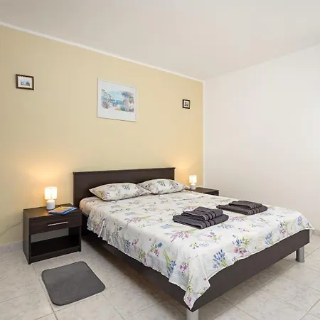 Regina 2 Apartment *