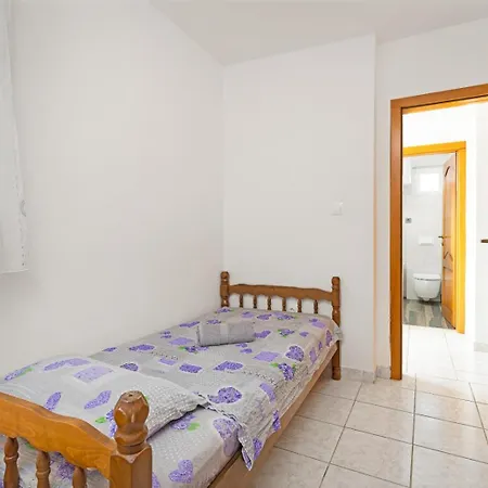 Regina 2 Apartmán *